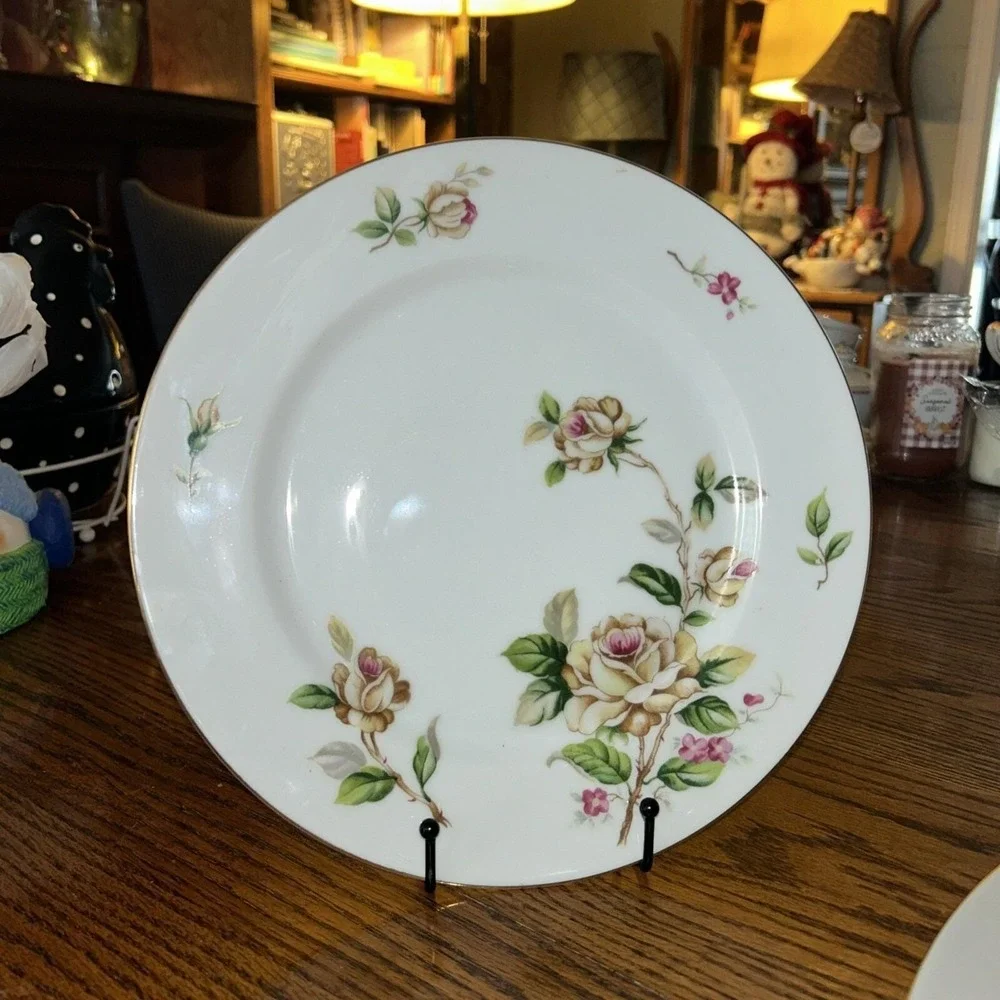 Lynmore Golden Rose Dinner Plates Set 4 Cottagecore French Country China MCM